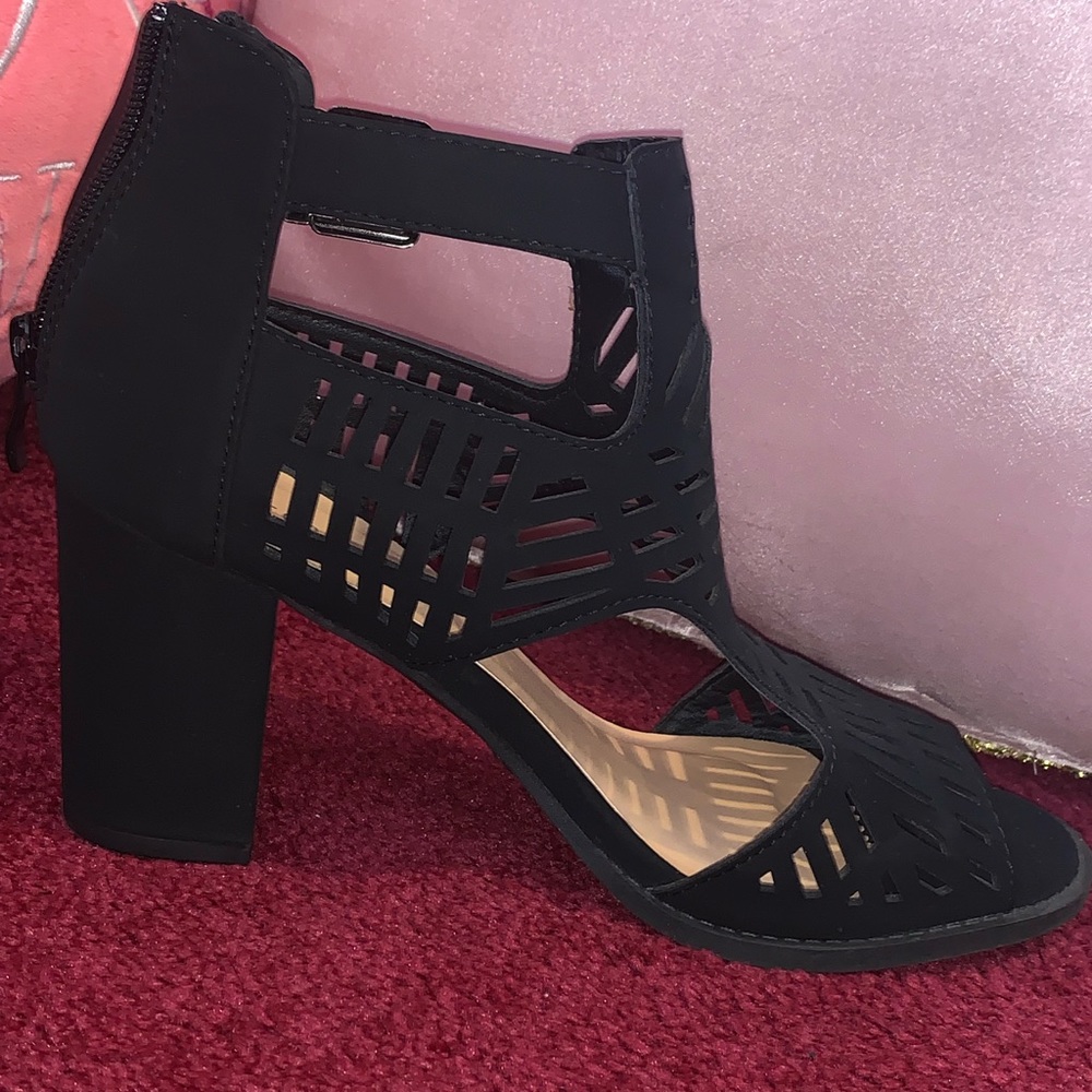 Heels - Picture 2 of 2